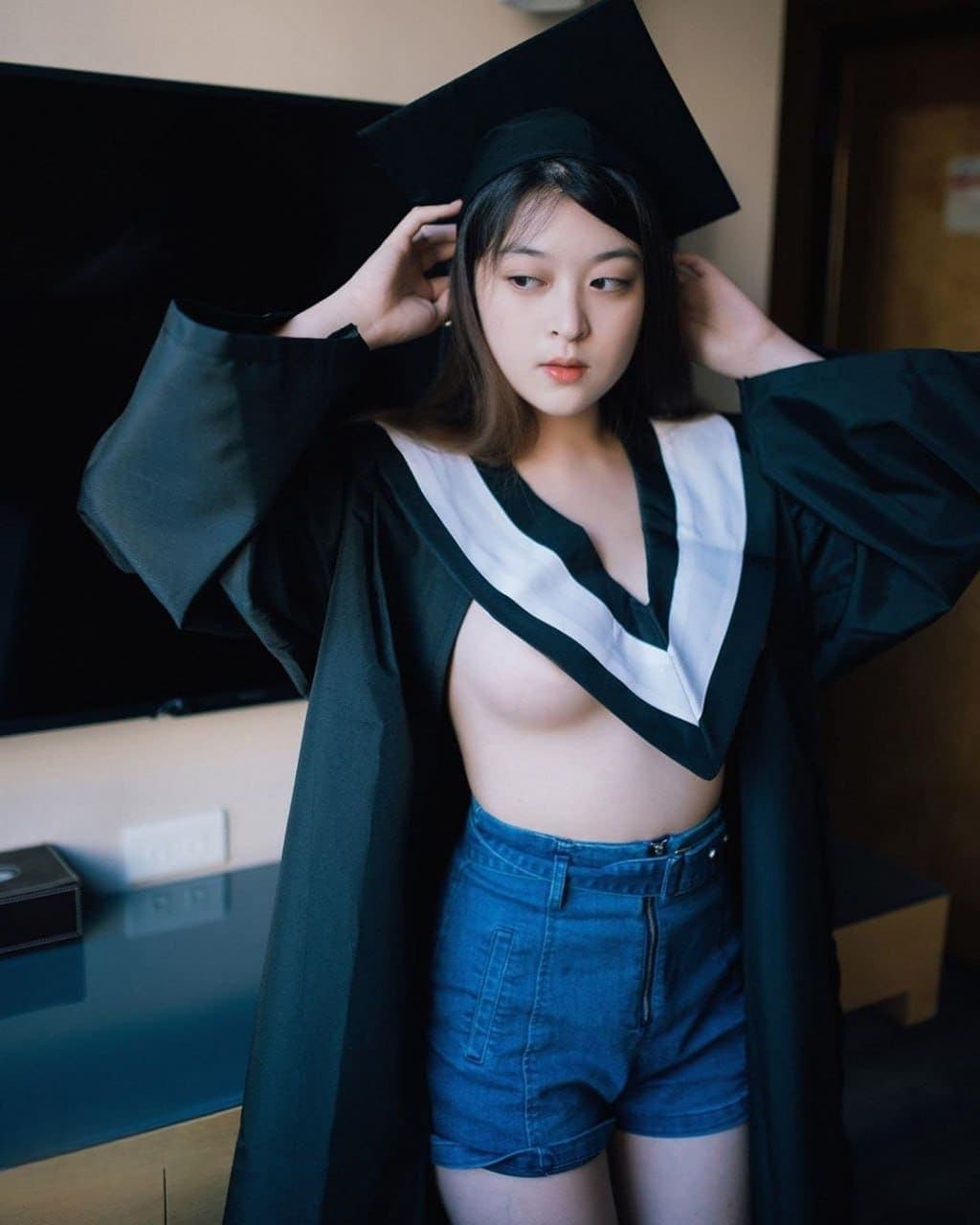 【精品泄密】西安李沫凡等15位美女图影泄密69P+64V【1.1G】